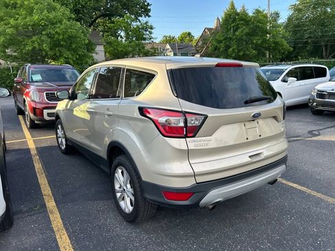 Used 2017 Ford Escape SE w/ SE Cold Weather Package FWD image 8