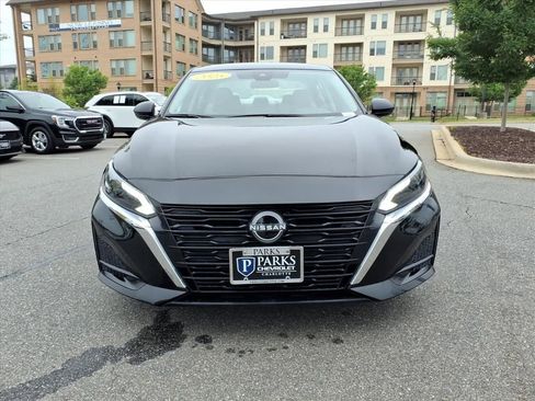 Used 2025 Nissan Altima 2.5 SV FWD image 36