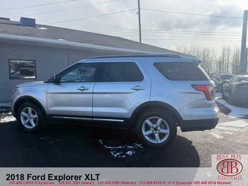 Used 2018 Ford Explorer XLT image 6