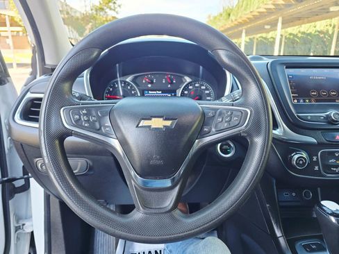 Used 2020 Chevrolet Equinox LT AWD/4WD image 17
