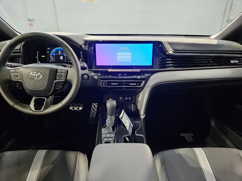 New 2026 Toyota Camry SE image 9