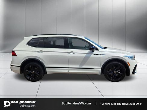 Used 2023 Volkswagen Tiguan SE R-Line AWD/4WD image 24