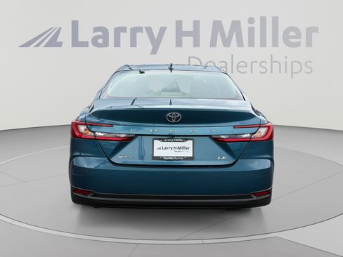 Used 2025 Toyota Camry LE FWD image 4