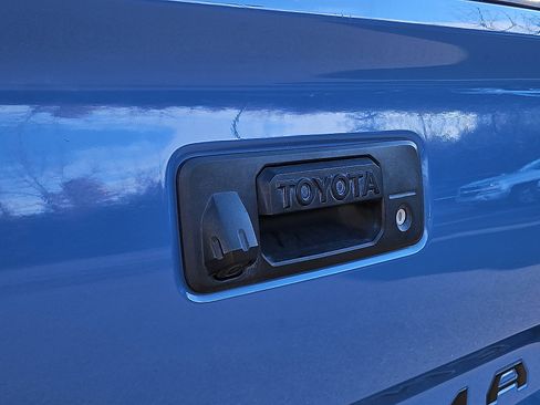 Used 2019 Toyota Tacoma TRD Sport image 29