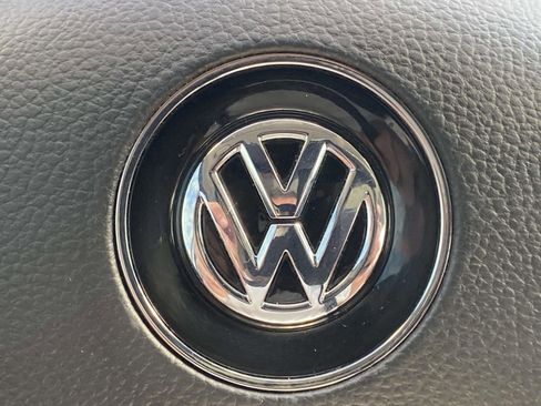 Used 2020 Volkswagen Tiguan SE w/ Panoramic Sunroof Package image 27