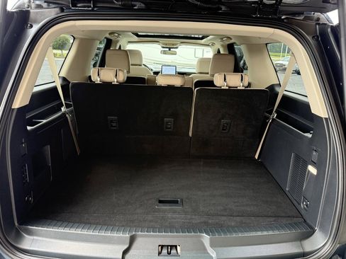 Used 2024 Ford Expedition Max Limited AWD/4WD image 12