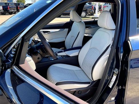 Used 2021 INFINITI QX50 Autograph w/ Premium White Leather Package image 8