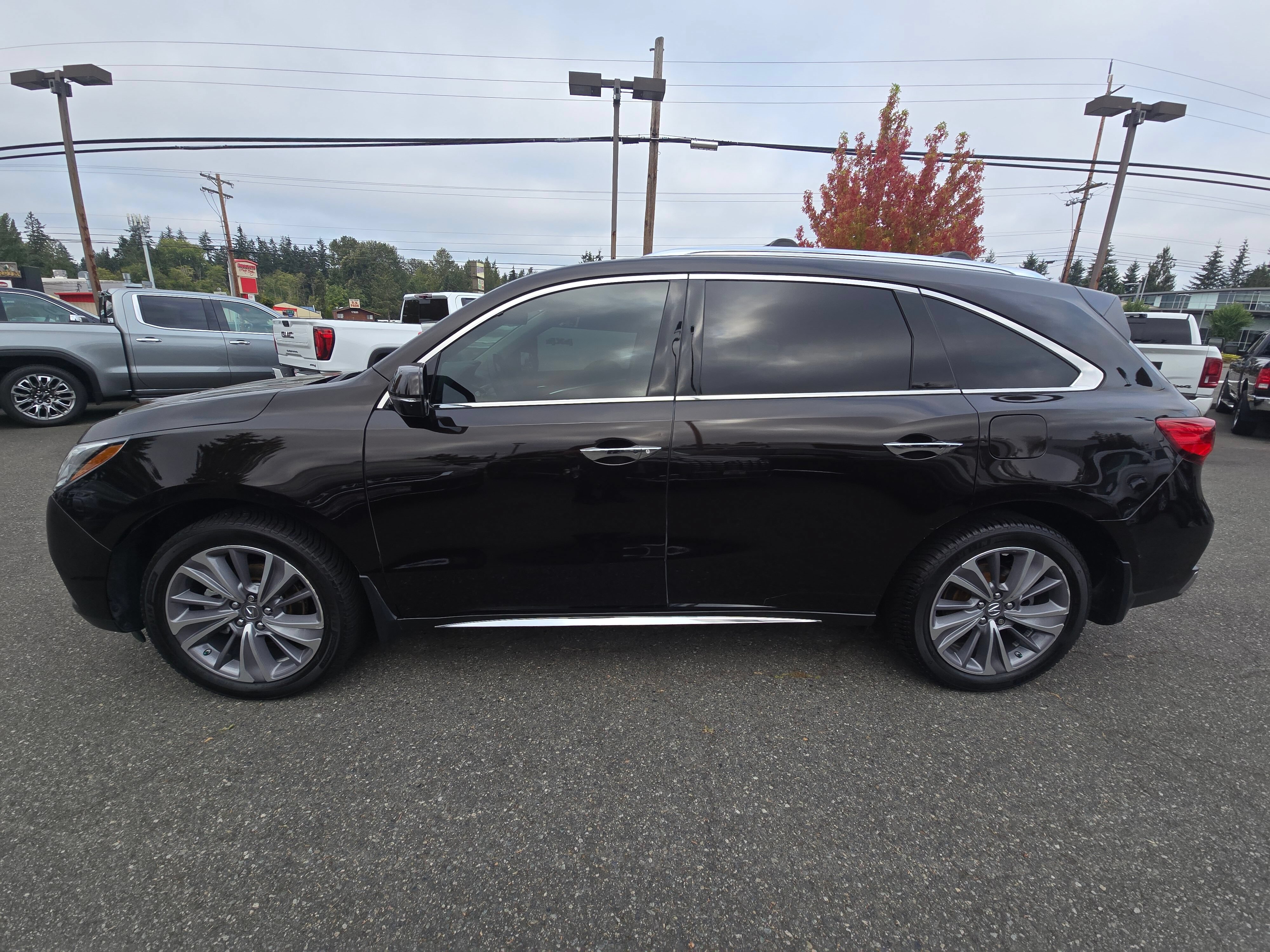 Used 2017 Acura MDX w/ Technology Package AWD/4WD image 4