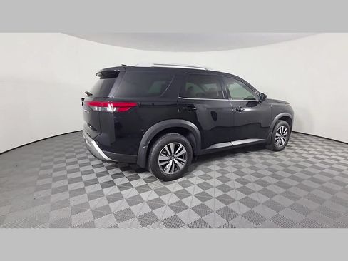 Used 2025 Nissan Pathfinder SL FWD image 38
