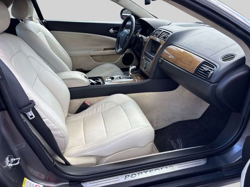 Used 2009 Jaguar XKR R RWD image 11