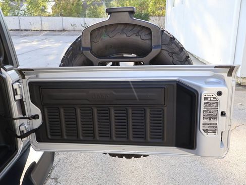 Used 2022 Jeep Wrangler Unlimited Rubicon 4xe w/ Cold Weather Group image 17