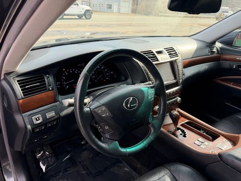Used 2010 Lexus LS 460 image 29