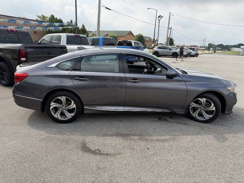 Used 2019 Honda Accord EX image 9