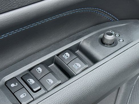 New 2026 Jeep Compass Limited image 8