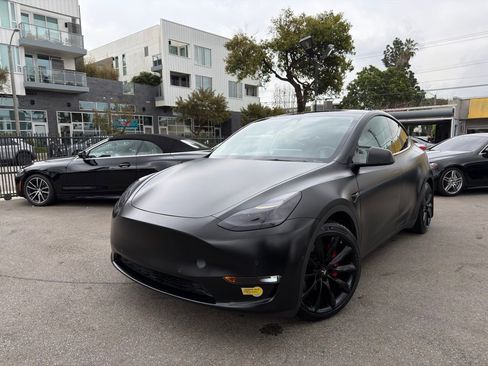 Used 2021 Tesla Model Y Performance image 1
