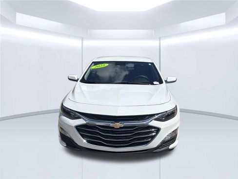 Used 2025 Chevrolet Malibu LT FWD image 2