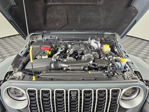 New 2026 Jeep Wrangler Unlimited Sahara AWD/4WD image 12