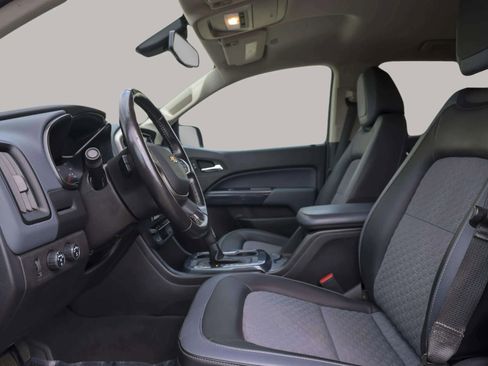 Used 2021 Chevrolet Colorado Z71 w/ Z71 Midnight Edition image 16