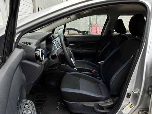 Used 2025 Nissan Versa SV FWD image 10