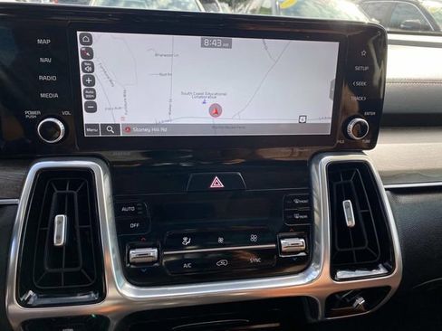 Used 2022 Kia Sorento SX Prestige w/ Rust Color Package image 7