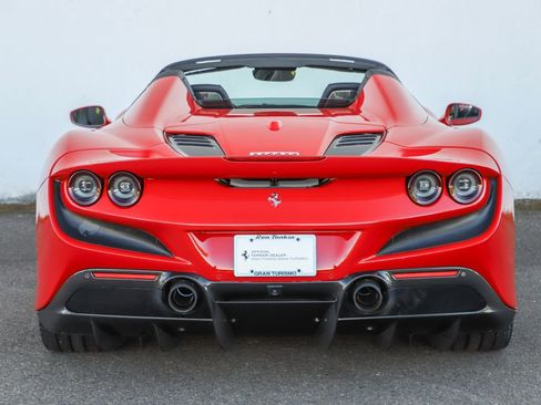 Certified 2022 Ferrari F8 Tributo RWD image 30