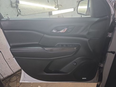 Used 2017 GMC Acadia SLT FWD image 26