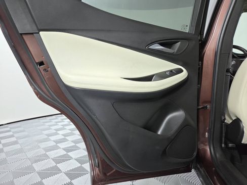 Used 2022 Buick Encore GX Preferred w/ Cold Weather Comfort Package FWD image 23