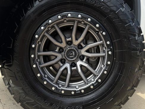 Used 2020 GMC Sierra 1500 AT4 w/ AT4 Premium Package AWD/4WD image 9