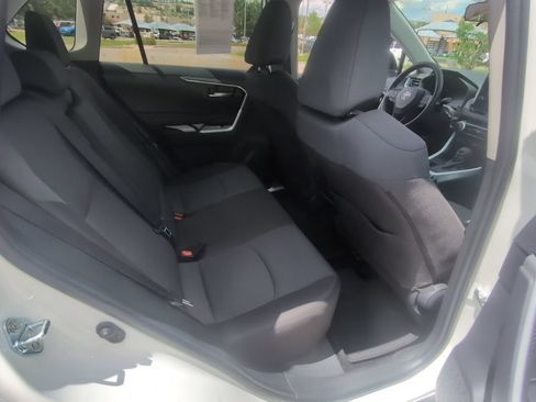 Used 2025 Toyota RAV4 XLE AWD/4WD image 27