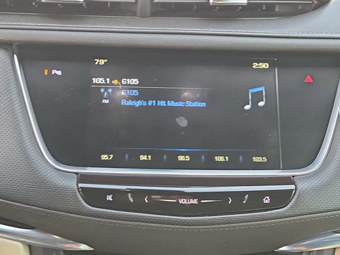 Used 2018 Cadillac XT5 FWD image 25