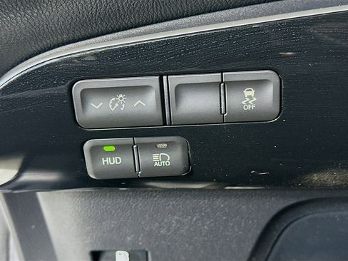 Used 2016 Toyota Prius Four image 16