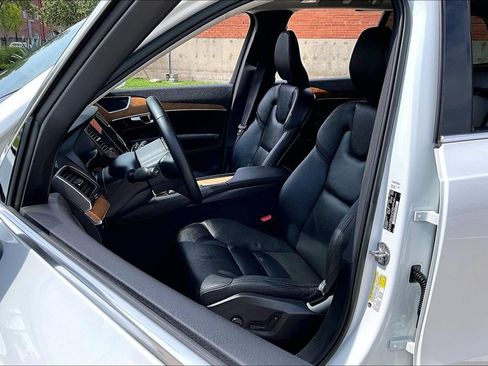 Used 2023 Volvo XC90 B6 Core w/ Climate Package AWD/4WD image 34