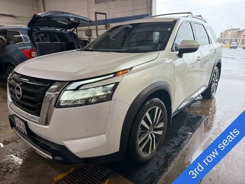 Used 2025 Nissan Pathfinder Platinum w/ Cargo Package AWD/4WD image 3