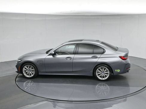 Used 2023 BMW 330e w/ Convenience Package RWD image 56