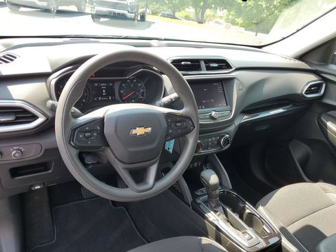 Used 2023 Chevrolet TrailBlazer LS AWD/4WD image 6