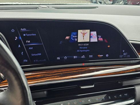 Certified 2023 Cadillac Escalade ESV Premium Luxury AWD/4WD image 36