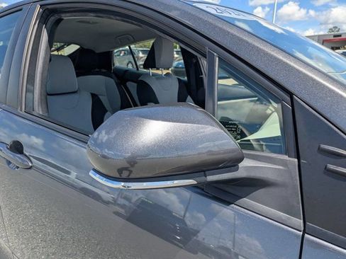 Used 2021 Toyota Prius LE FWD image 14