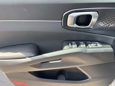 New 2026 Kia Sorento S FWD image 19