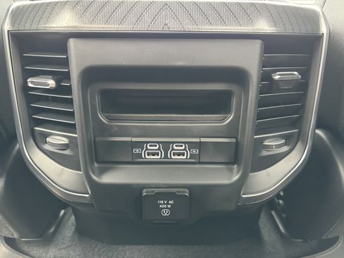 Used 2025 RAM 1500 Big Horn AWD/4WD image 11