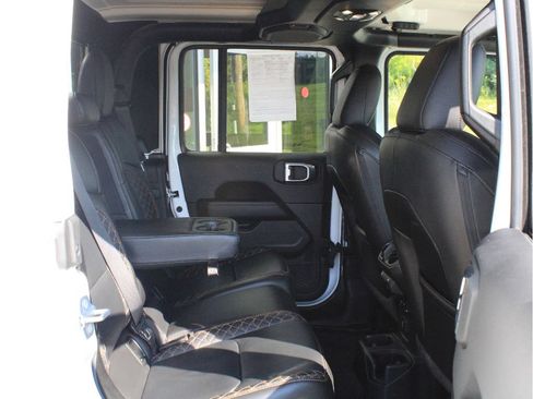 Certified 2023 Jeep Gladiator Overland AWD/4WD image 30