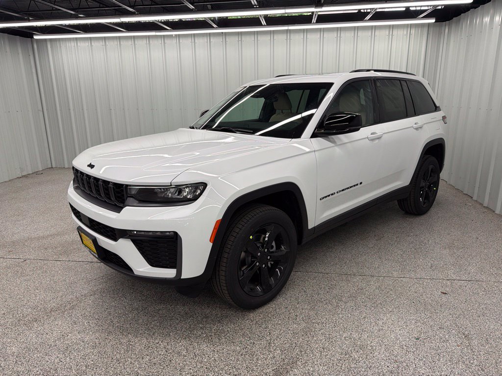 New 2026 Jeep Grand Cherokee Limited w/ Limited Altitude Package AWD/4WD image 3