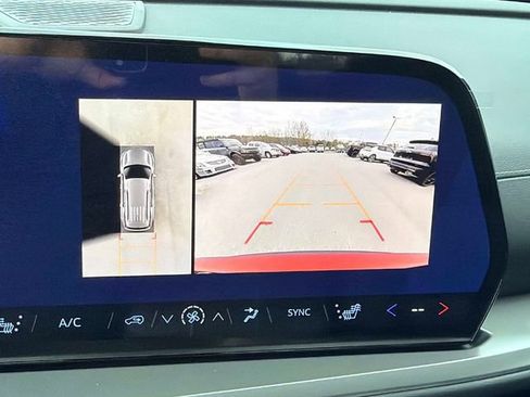 New 2026 Chevrolet Traverse LT w/ Enhanced Driving Package image 33