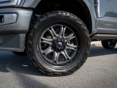 Used 2024 Ford F250 Platinum w/ FX4 Off-Road Package AWD/4WD image 7