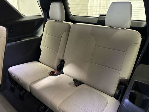 Certified 2023 Chevrolet Traverse LS FWD image 14
