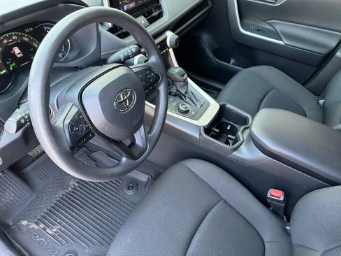 Used 2025 Toyota RAV4 LE AWD/4WD image 10