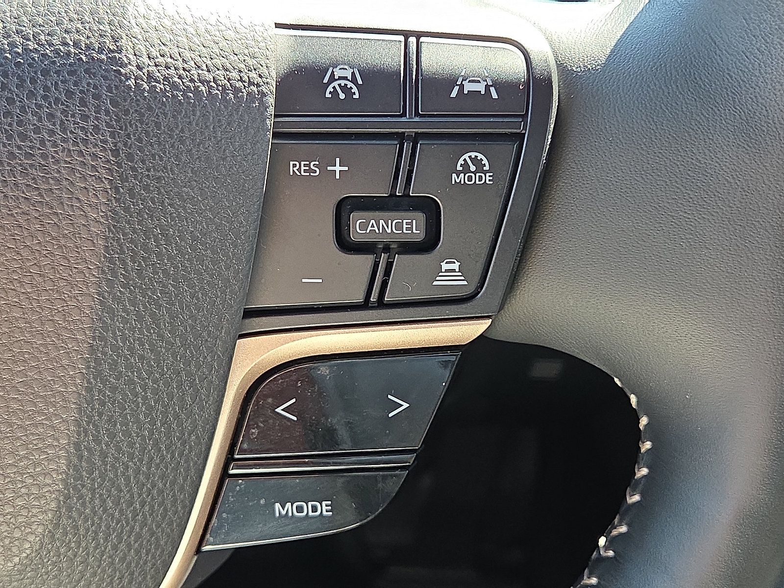 Used 2024 Toyota Crown Platinum AWD/4WD image 22