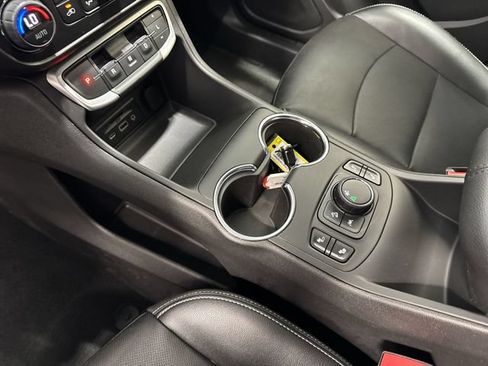 Certified 2024 GMC Terrain SLT FWD image 20