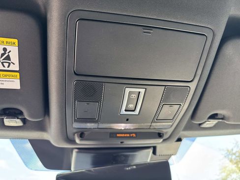 Used 2020 Land Rover Discovery Sport SE R-Dynamic image 28