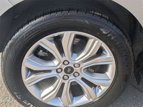 Used 2024 Ford Edge Titanium image 13