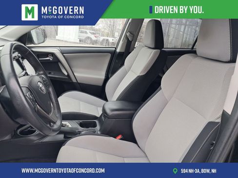 Used 2018 Toyota RAV4 XLE AWD/4WD image 13